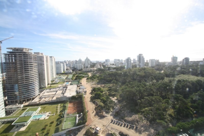 Espectacular departamento en piso alto en Brava!! 